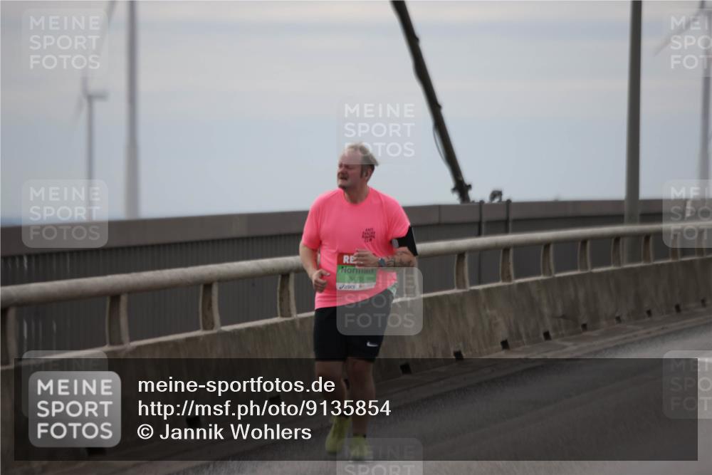03.10.2025 - Köhlbrandbrückenlauf Jannik Wohlers http://msf.ph/oto/9135854 03.10.2025 16:06:42 Position 1 8470 meine-sportfotos.de