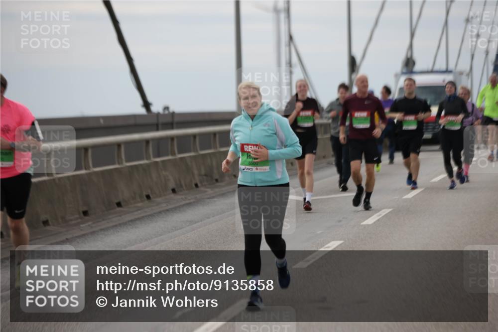 03.10.2025 - Köhlbrandbrückenlauf Jannik Wohlers http://msf.ph/oto/9135858 03.10.2025 16:06:44 Position 1 8500 meine-sportfotos.de