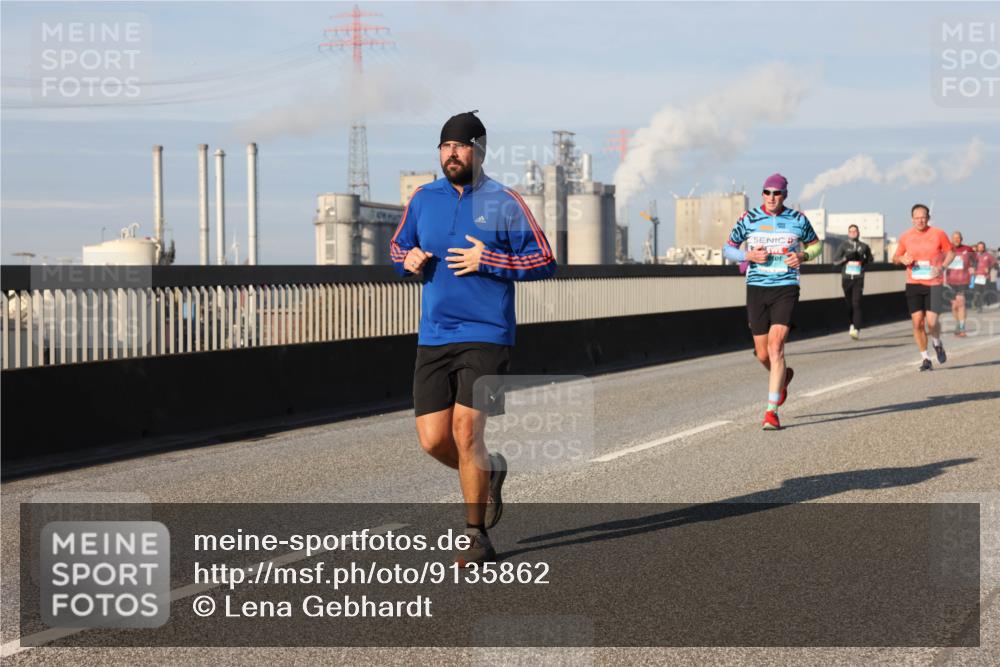 03.10.2025 - Köhlbrandbrückenlauf Lena Gebhardt http://msf.ph/oto/9135862 03.10.2025 09:53:51 Position 2  meine-sportfotos.de