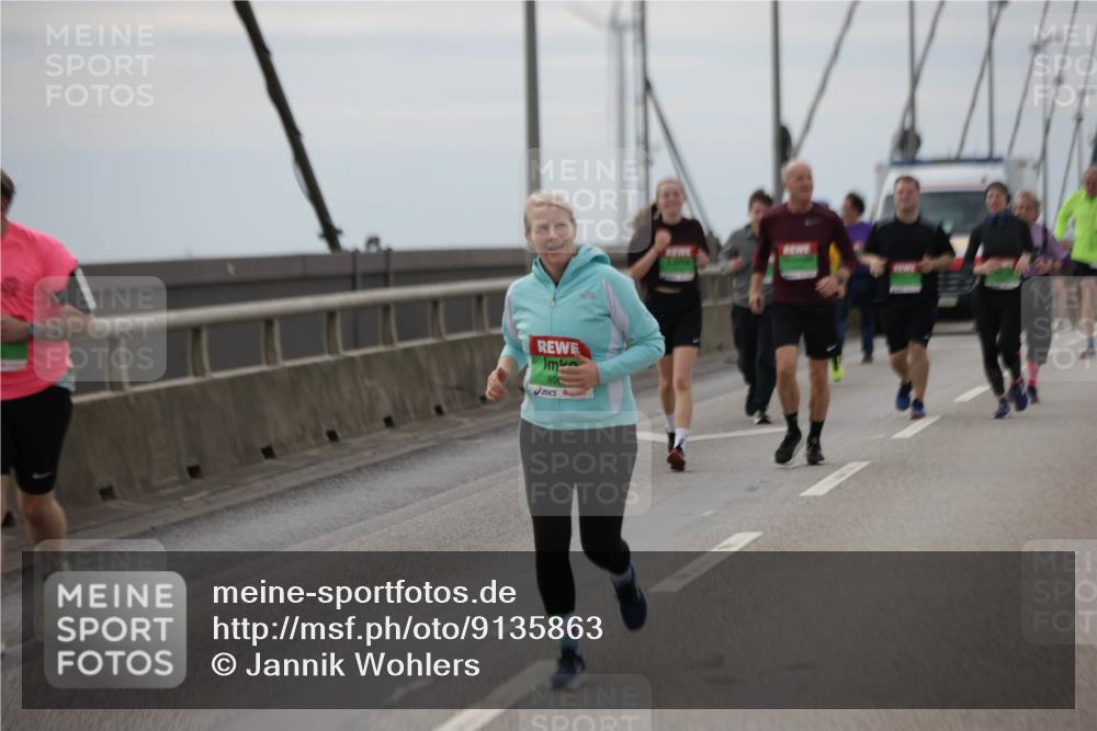03.10.2025 - Köhlbrandbrückenlauf Jannik Wohlers http://msf.ph/oto/9135863 03.10.2025 16:06:44 Position 1  meine-sportfotos.de