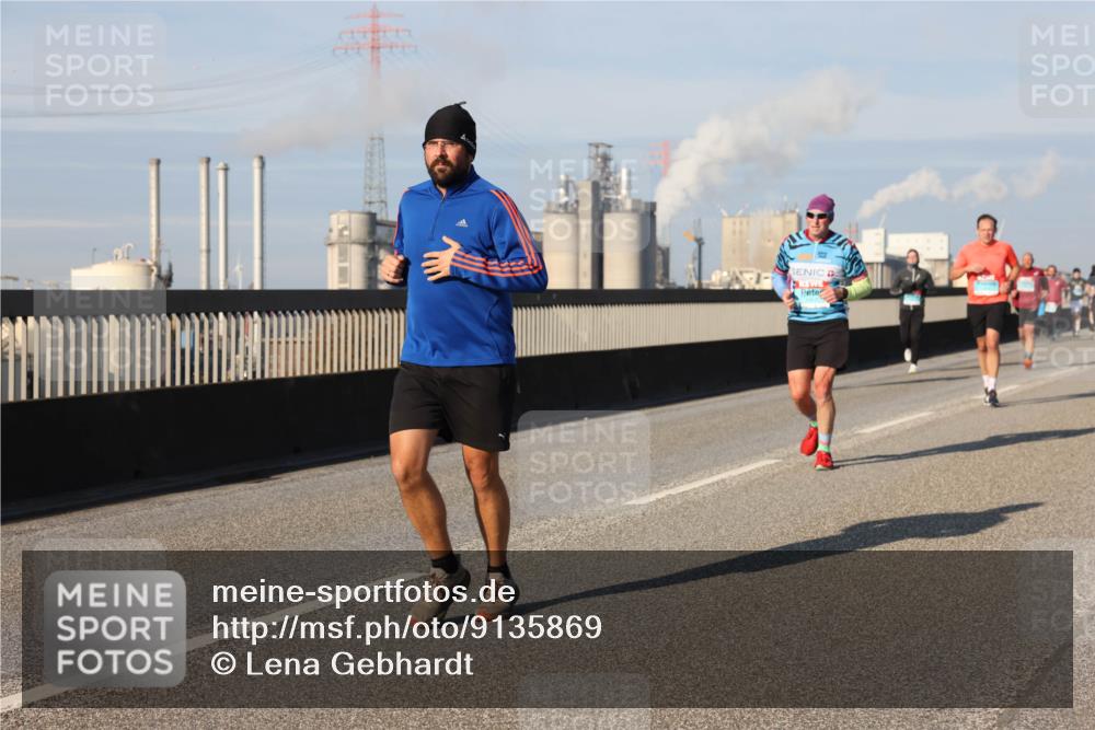 03.10.2025 - Köhlbrandbrückenlauf Lena Gebhardt http://msf.ph/oto/9135869 03.10.2025 09:53:51 Position 2  meine-sportfotos.de