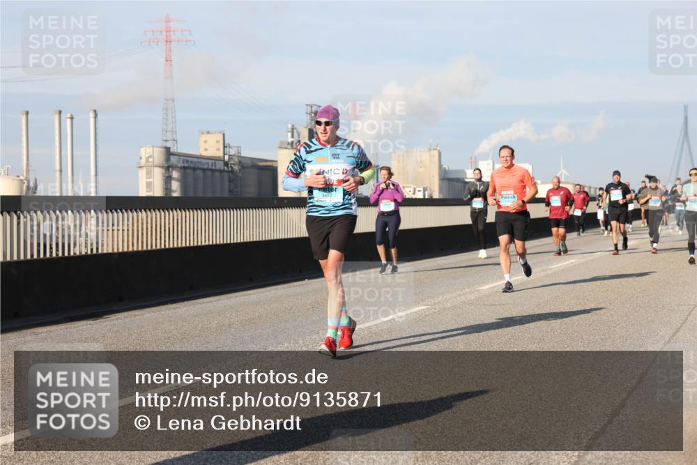 03.10.2025 - Köhlbrandbrückenlauf Lena Gebhardt http://msf.ph/oto/9135871 03.10.2025 09:53:53 Position 2  meine-sportfotos.de
