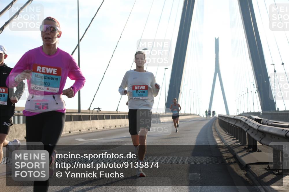 03.10.2025 - Köhlbrandbrückenlauf Yannick Fuchs http://msf.ph/oto/9135874 03.10.2025 08:19:24 Position 2 3203, 3209, 247 meine-sportfotos.de