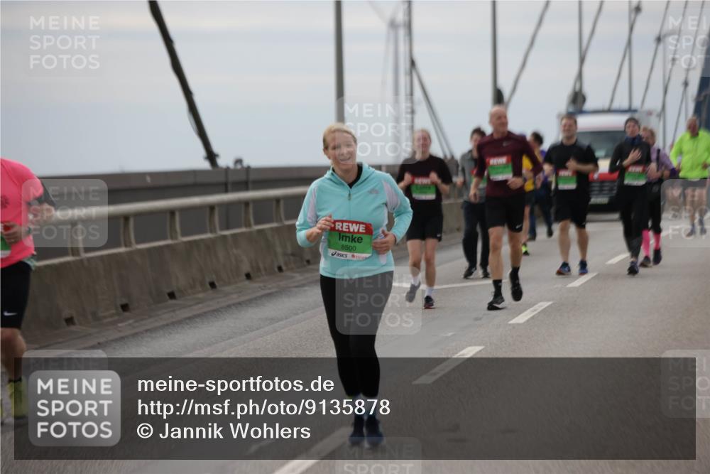 03.10.2025 - Köhlbrandbrückenlauf Jannik Wohlers http://msf.ph/oto/9135878 03.10.2025 16:06:44 Position 1 8500 meine-sportfotos.de