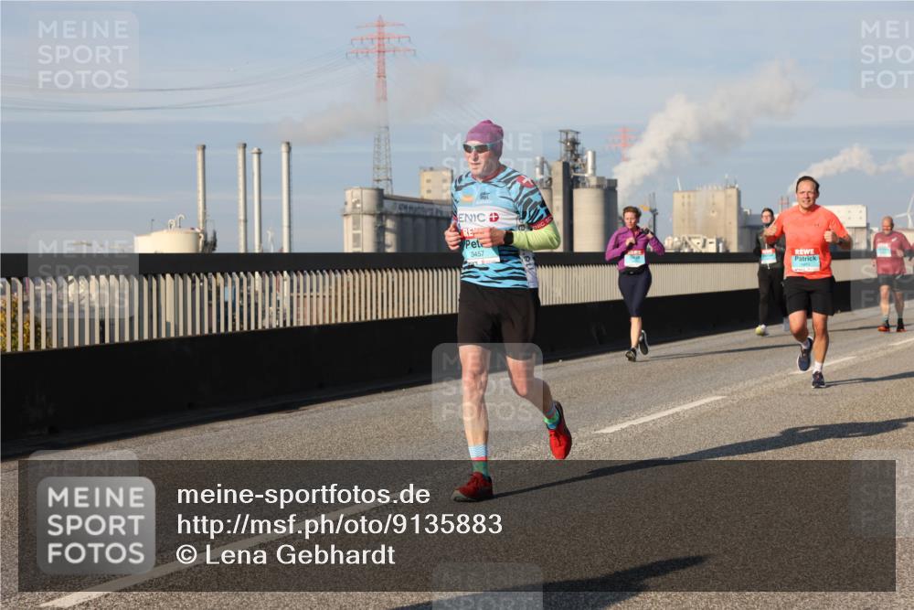03.10.2025 - Köhlbrandbrückenlauf Lena Gebhardt http://msf.ph/oto/9135883 03.10.2025 09:53:53 Position 2 3457 meine-sportfotos.de