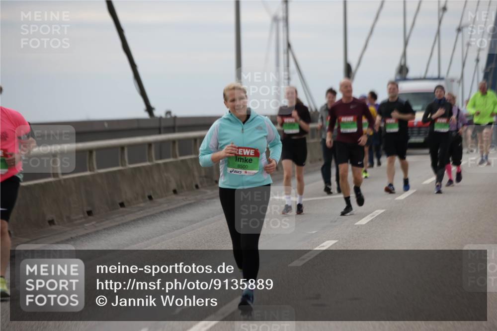 03.10.2025 - Köhlbrandbrückenlauf Jannik Wohlers http://msf.ph/oto/9135889 03.10.2025 16:06:45 Position 1 8500 meine-sportfotos.de