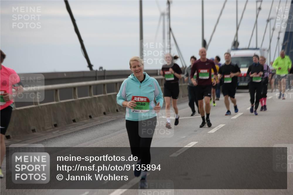 03.10.2025 - Köhlbrandbrückenlauf Jannik Wohlers http://msf.ph/oto/9135894 03.10.2025 16:06:45 Position 1 8500 meine-sportfotos.de