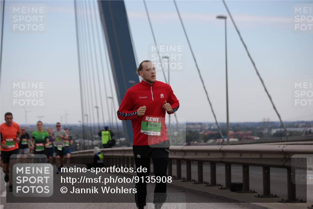 03.10.2025 - Köhlbrandbrückenlauf Jannik Wohlers http://msf.ph/oto/9135908 03.10.2025 15:24:24 Position 1 8915 meine-sportfotos.de