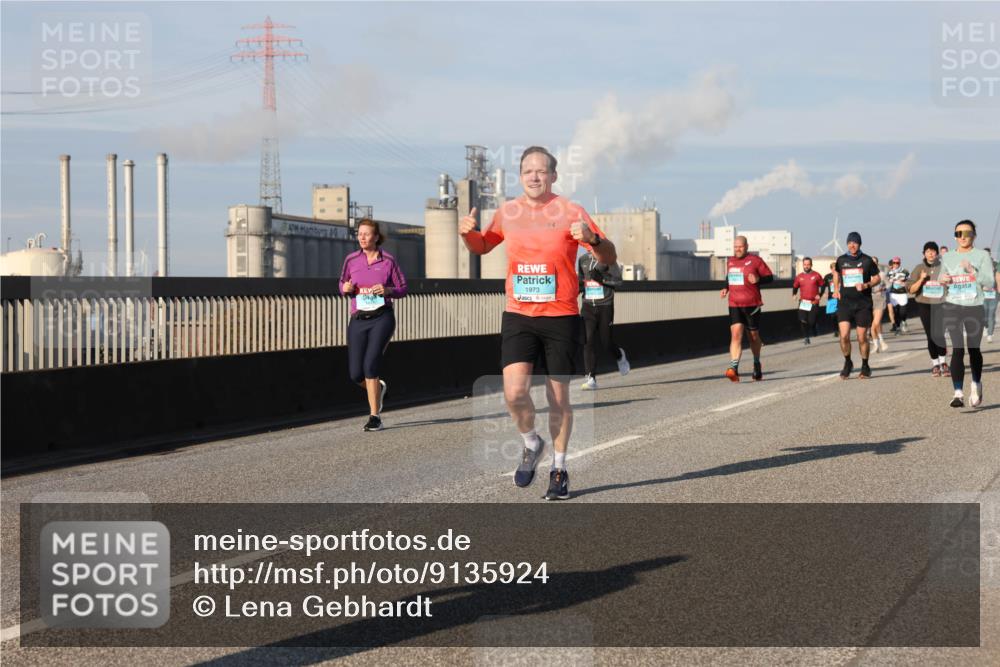 03.10.2025 - Köhlbrandbrückenlauf Lena Gebhardt http://msf.ph/oto/9135924 03.10.2025 09:53:55 Position 2 1973 meine-sportfotos.de