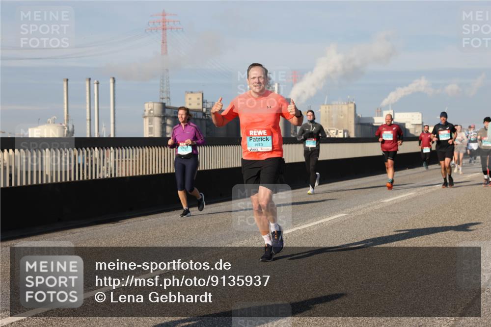 03.10.2025 - Köhlbrandbrückenlauf Lena Gebhardt http://msf.ph/oto/9135937 03.10.2025 09:53:55 Position 2 1973 meine-sportfotos.de