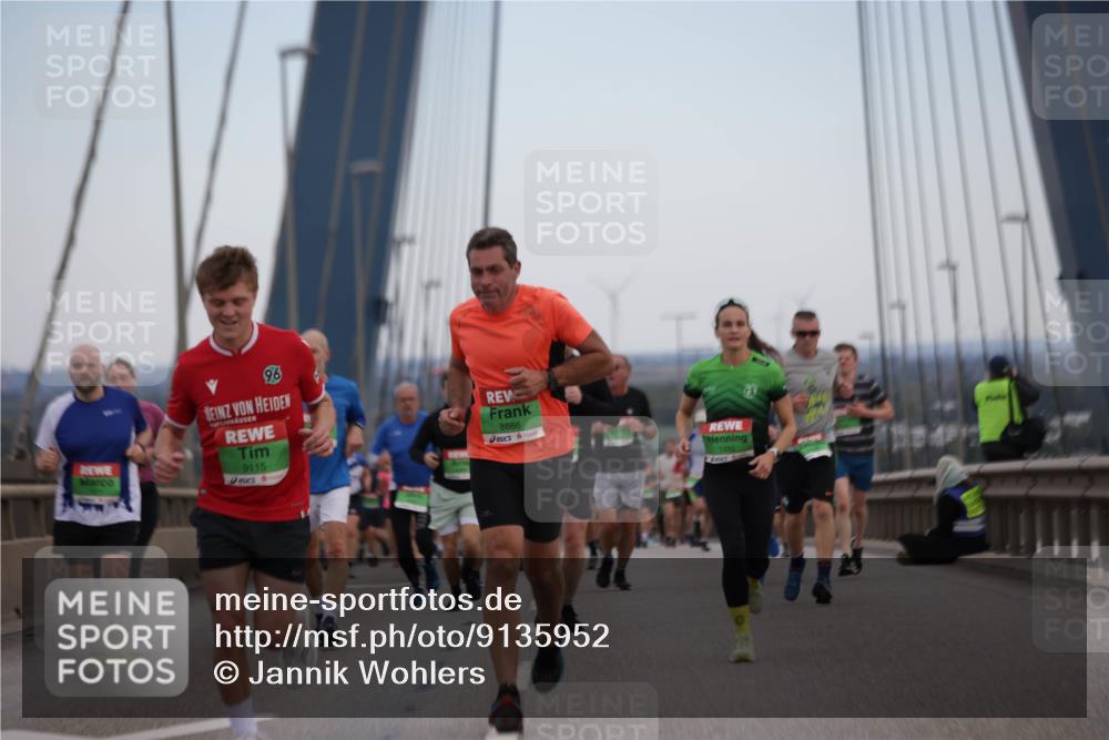 03.10.2025 - Köhlbrandbrückenlauf Jannik Wohlers http://msf.ph/oto/9135952 03.10.2025 15:24:26 Position 1 96, 9115, 8886, 7456 meine-sportfotos.de