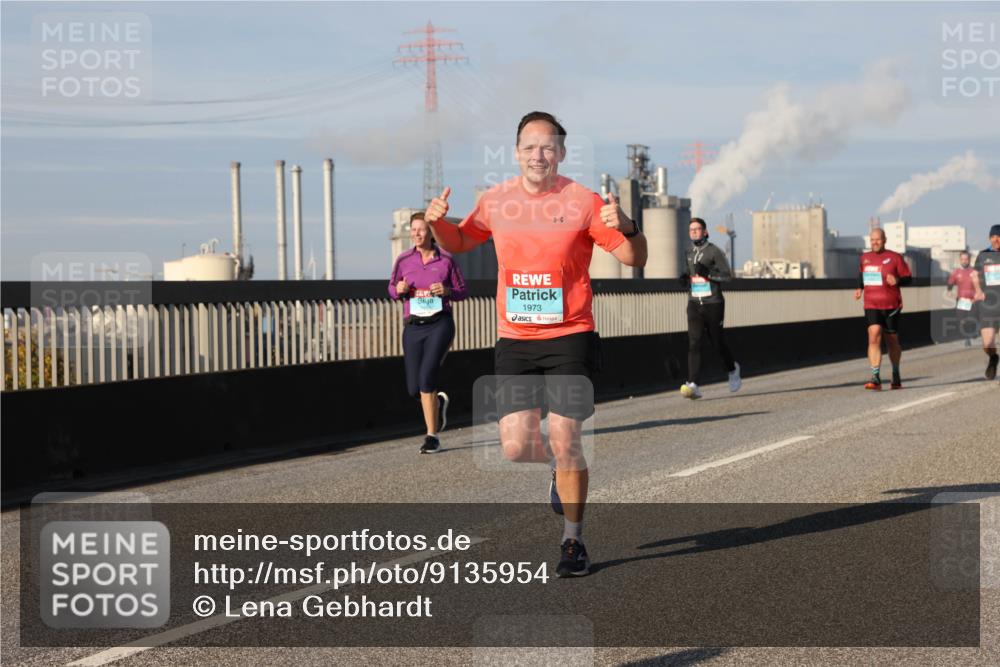 03.10.2025 - Köhlbrandbrückenlauf Lena Gebhardt http://msf.ph/oto/9135954 03.10.2025 09:53:55 Position 2 1973 meine-sportfotos.de