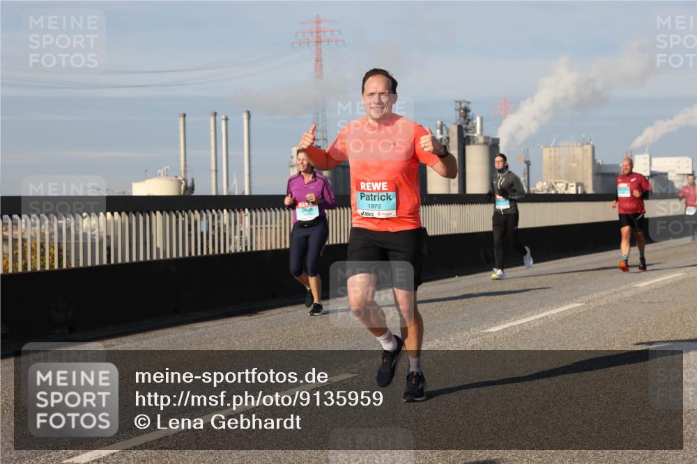 03.10.2025 - Köhlbrandbrückenlauf Lena Gebhardt http://msf.ph/oto/9135959 03.10.2025 09:53:55 Position 2 1973 meine-sportfotos.de