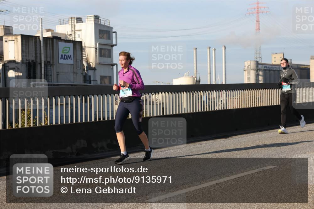 03.10.2025 - Köhlbrandbrückenlauf Lena Gebhardt http://msf.ph/oto/9135971 03.10.2025 09:53:57 Position 2 1444 meine-sportfotos.de