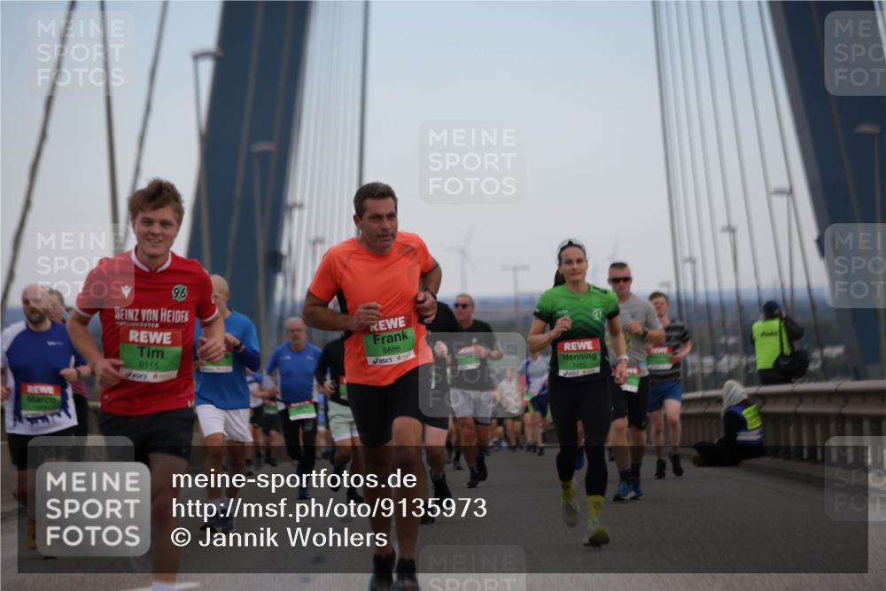 03.10.2025 - Köhlbrandbrückenlauf Jannik Wohlers http://msf.ph/oto/9135973 03.10.2025 15:24:26 Position 1 96, 9115, 8886, 7455 meine-sportfotos.de