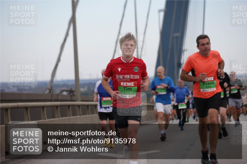 03.10.2025 - Köhlbrandbrückenlauf Jannik Wohlers http://msf.ph/oto/9135978 03.10.2025 15:24:27 Position 1 96, 8886, 9115 meine-sportfotos.de
