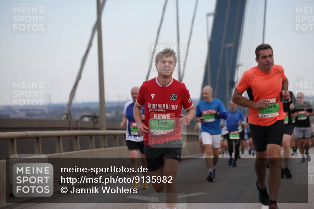 03.10.2025 - Köhlbrandbrückenlauf Jannik Wohlers http://msf.ph/oto/9135982 03.10.2025 15:24:27 Position 1 9115, 8886 meine-sportfotos.de
