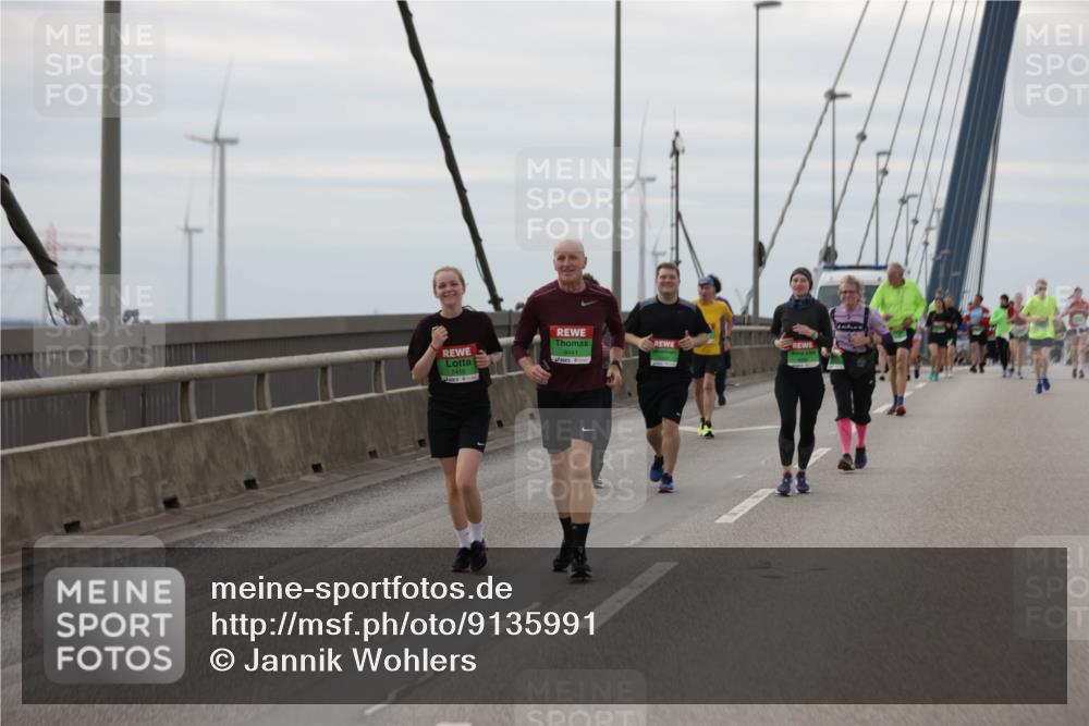 03.10.2025 - Köhlbrandbrückenlauf Jannik Wohlers http://msf.ph/oto/9135991 03.10.2025 16:06:50 Position 1 8416, 8441 meine-sportfotos.de