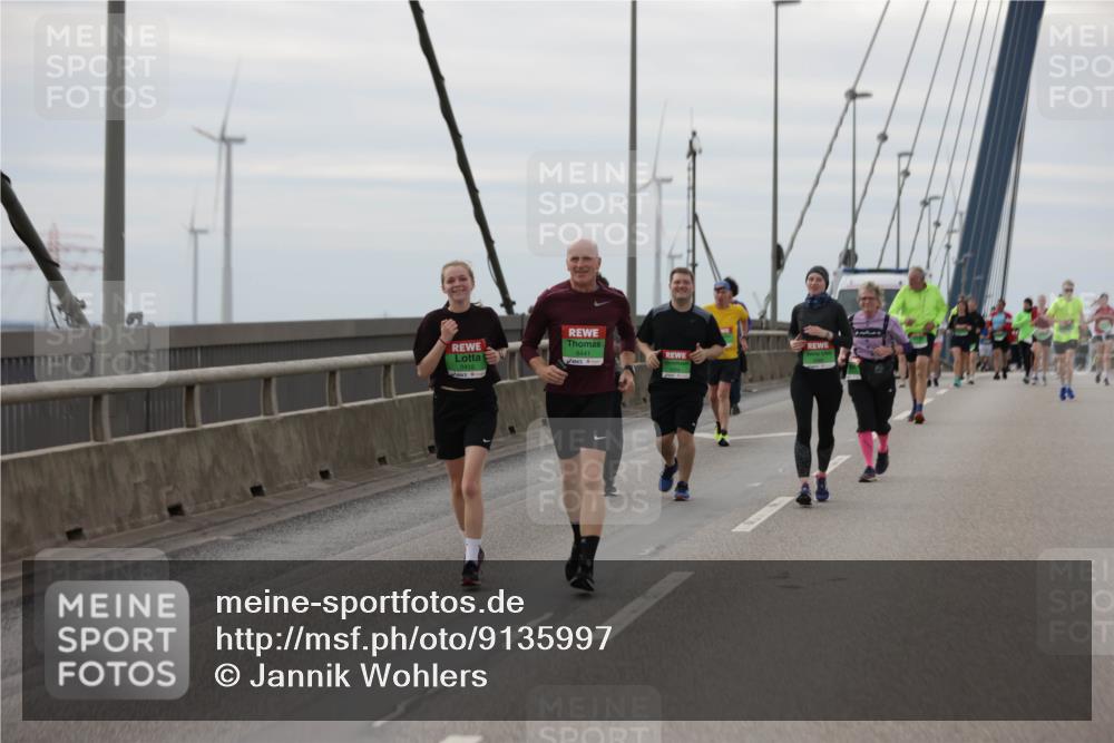 03.10.2025 - Köhlbrandbrückenlauf Jannik Wohlers http://msf.ph/oto/9135997 03.10.2025 16:06:50 Position 1 8416, 8441 meine-sportfotos.de