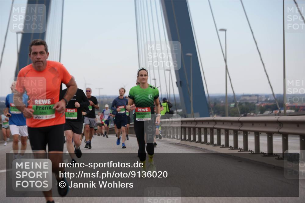 03.10.2025 - Köhlbrandbrückenlauf Jannik Wohlers http://msf.ph/oto/9136020 03.10.2025 15:24:28 Position 1 7455 meine-sportfotos.de