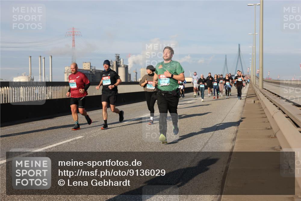 03.10.2025 - Köhlbrandbrückenlauf Lena Gebhardt http://msf.ph/oto/9136029 03.10.2025 09:53:59 Position 2 1534 meine-sportfotos.de