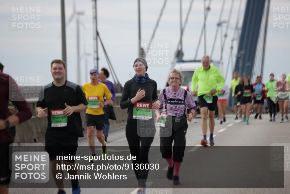 03.10.2025 - Köhlbrandbrückenlauf Jannik Wohlers http://msf.ph/oto/9136030 03.10.2025 16:06:51 Position 1 8304, 8486 meine-sportfotos.de