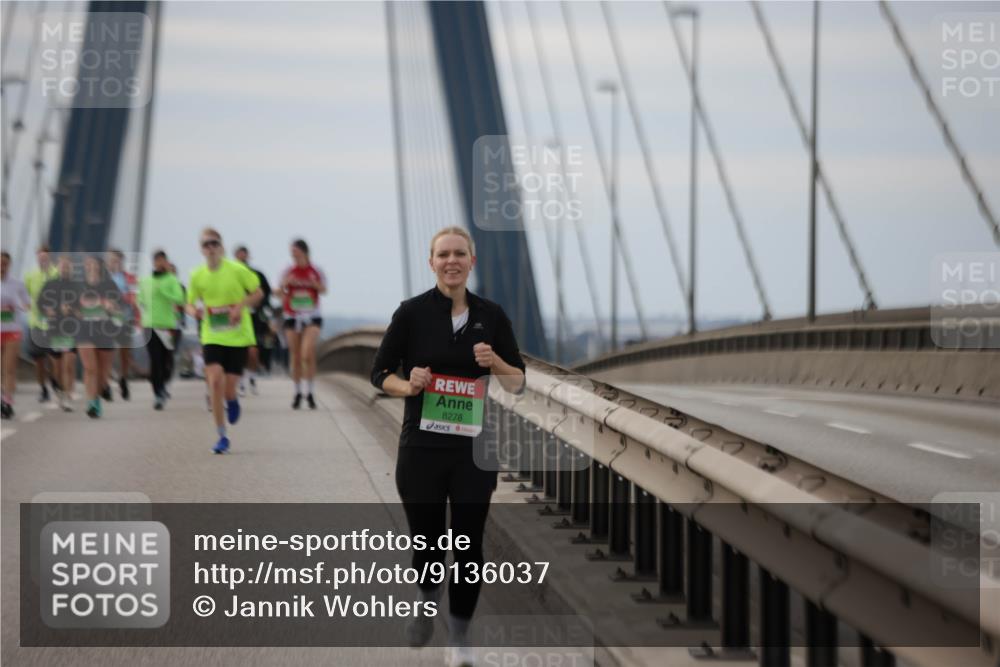 03.10.2025 - Köhlbrandbrückenlauf Jannik Wohlers http://msf.ph/oto/9136037 03.10.2025 16:06:52 Position 1 8278 meine-sportfotos.de
