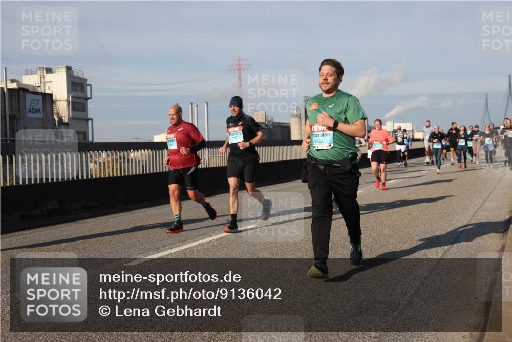 03.10.2025 - Köhlbrandbrückenlauf Lena Gebhardt http://msf.ph/oto/9136042 03.10.2025 09:54:00 Position 2 1534 meine-sportfotos.de