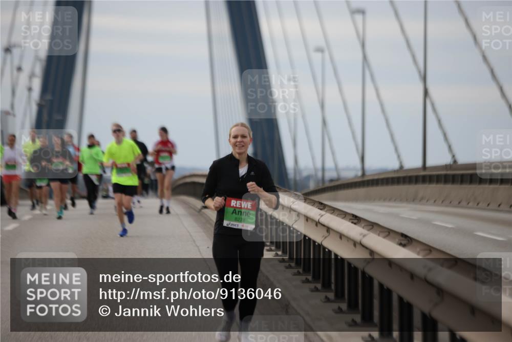 03.10.2025 - Köhlbrandbrückenlauf Jannik Wohlers http://msf.ph/oto/9136046 03.10.2025 16:06:52 Position 1 8278 meine-sportfotos.de