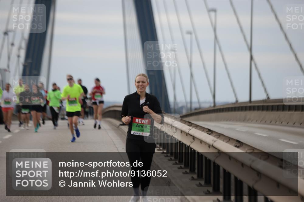 03.10.2025 - Köhlbrandbrückenlauf Jannik Wohlers http://msf.ph/oto/9136052 03.10.2025 16:06:52 Position 1 8278 meine-sportfotos.de