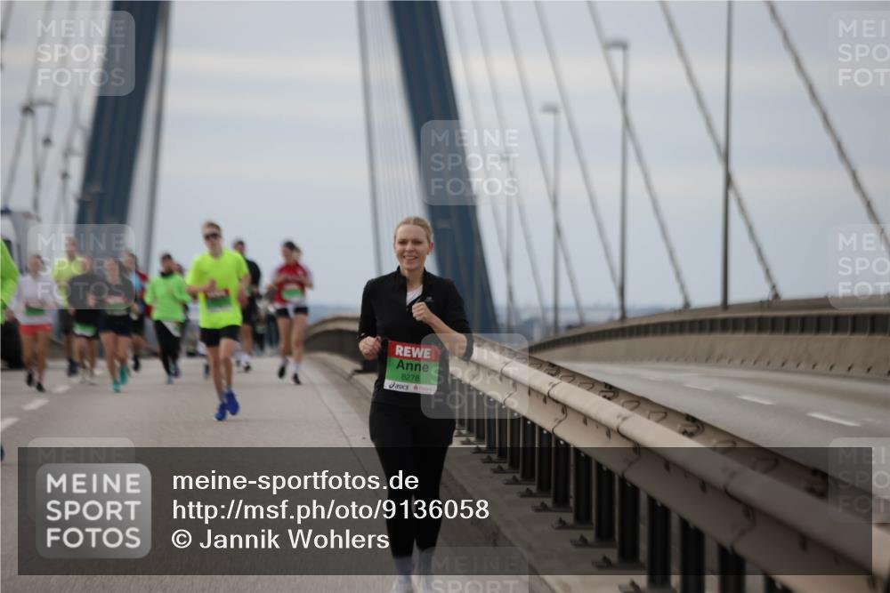 03.10.2025 - Köhlbrandbrückenlauf Jannik Wohlers http://msf.ph/oto/9136058 03.10.2025 16:06:52 Position 1 8278 meine-sportfotos.de