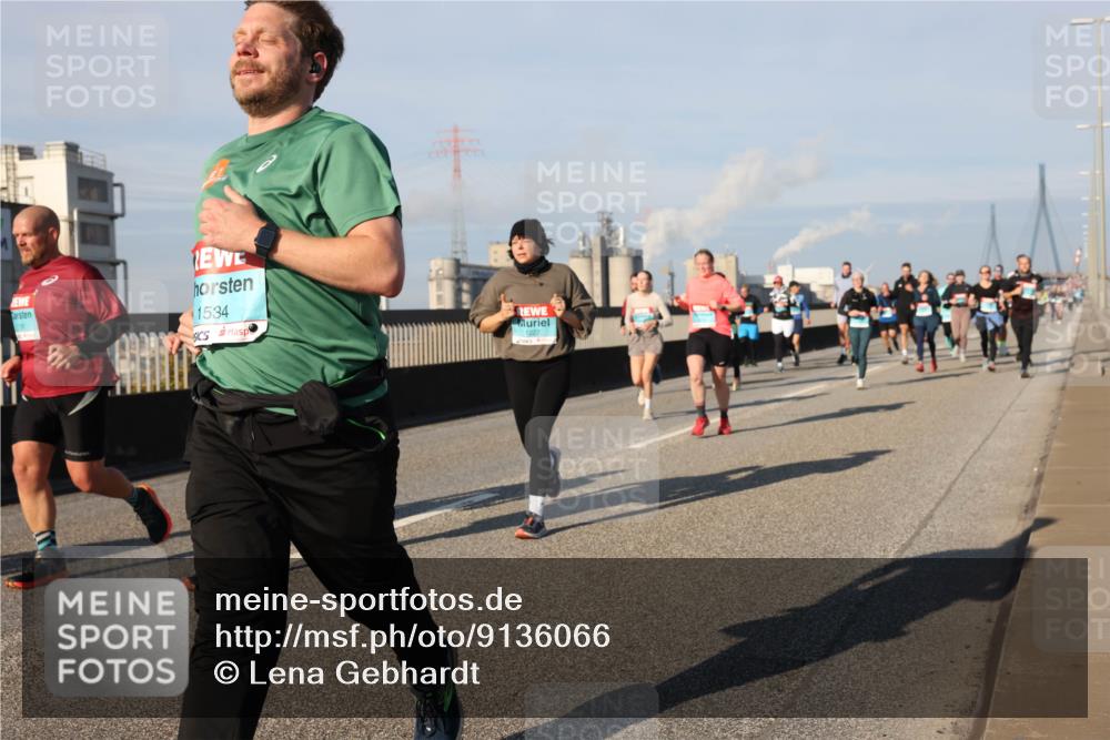 03.10.2025 - Köhlbrandbrückenlauf Lena Gebhardt http://msf.ph/oto/9136066 03.10.2025 09:54:01 Position 2 1534, 1227 meine-sportfotos.de