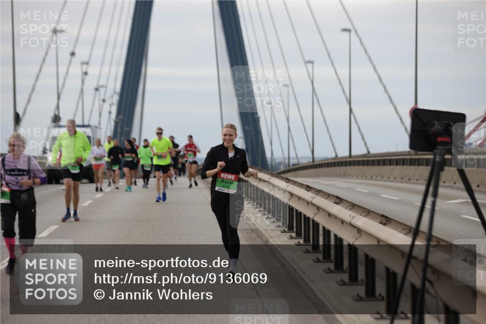 03.10.2025 - Köhlbrandbrückenlauf Jannik Wohlers http://msf.ph/oto/9136069 03.10.2025 16:06:52 Position 1 8278 meine-sportfotos.de