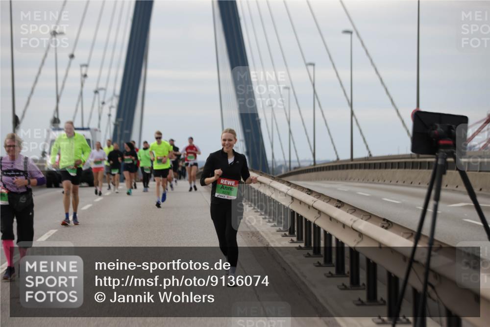 03.10.2025 - Köhlbrandbrückenlauf Jannik Wohlers http://msf.ph/oto/9136074 03.10.2025 16:06:52 Position 1 8278 meine-sportfotos.de