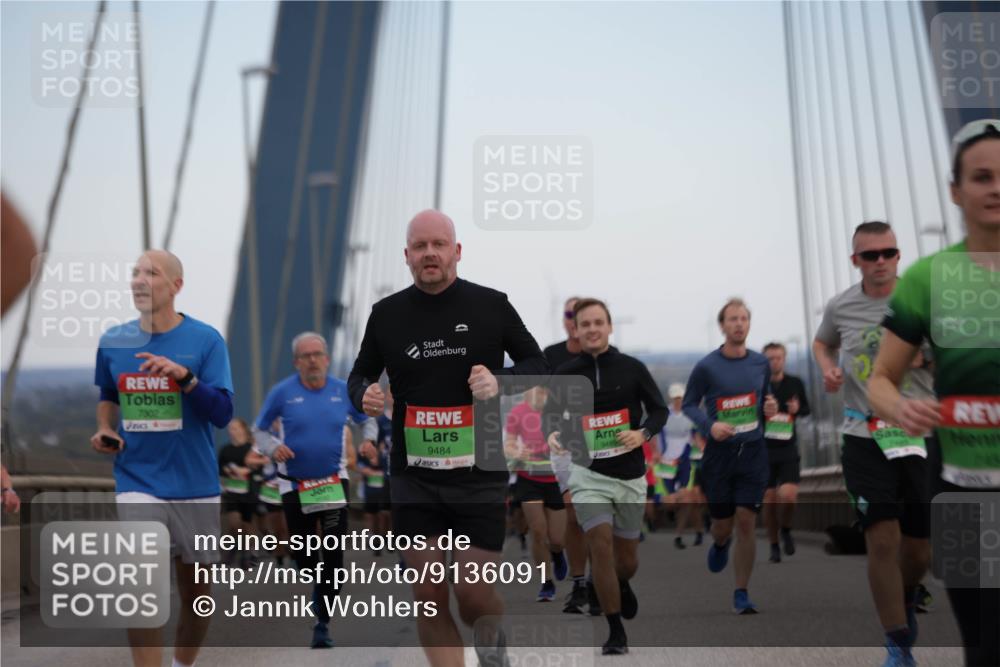 03.10.2025 - Köhlbrandbrückenlauf Jannik Wohlers http://msf.ph/oto/9136091 03.10.2025 15:24:29 Position 1 7302, 9484, 9489 meine-sportfotos.de