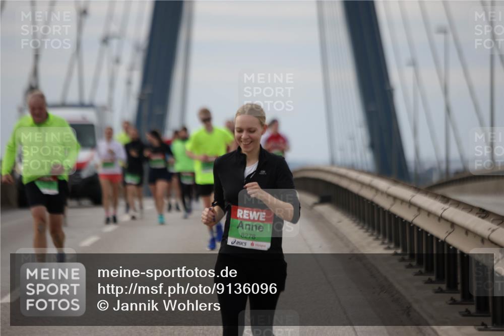 03.10.2025 - Köhlbrandbrückenlauf Jannik Wohlers http://msf.ph/oto/9136096 03.10.2025 16:06:53 Position 1 8278 meine-sportfotos.de