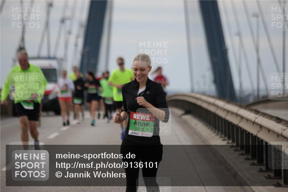 03.10.2025 - Köhlbrandbrückenlauf Jannik Wohlers http://msf.ph/oto/9136101 03.10.2025 16:06:53 Position 1 8278 meine-sportfotos.de
