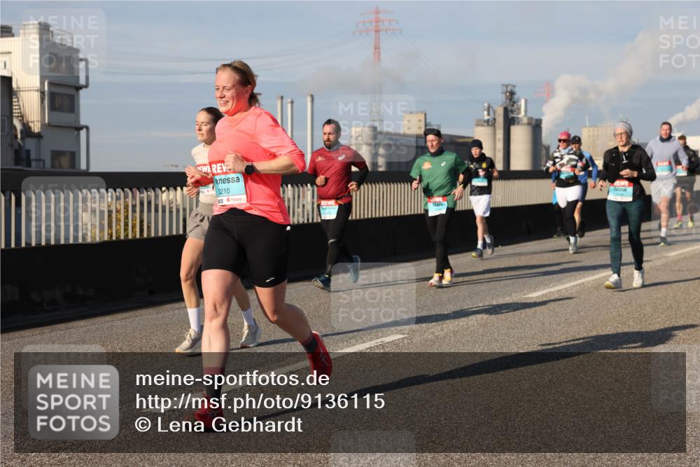 03.10.2025 - Köhlbrandbrückenlauf Lena Gebhardt http://msf.ph/oto/9136115 03.10.2025 09:54:03 Position 2 3210 meine-sportfotos.de