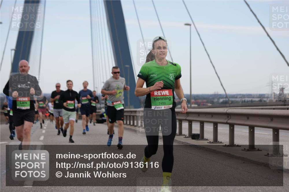 03.10.2025 - Köhlbrandbrückenlauf Jannik Wohlers http://msf.ph/oto/9136116 03.10.2025 15:24:30 Position 1 7455 meine-sportfotos.de
