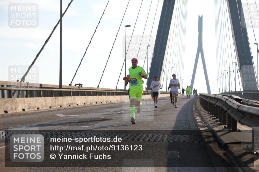 03.10.2025 - Köhlbrandbrückenlauf Yannick Fuchs http://msf.ph/oto/9136123 03.10.2025 08:19:57 Position 2  meine-sportfotos.de