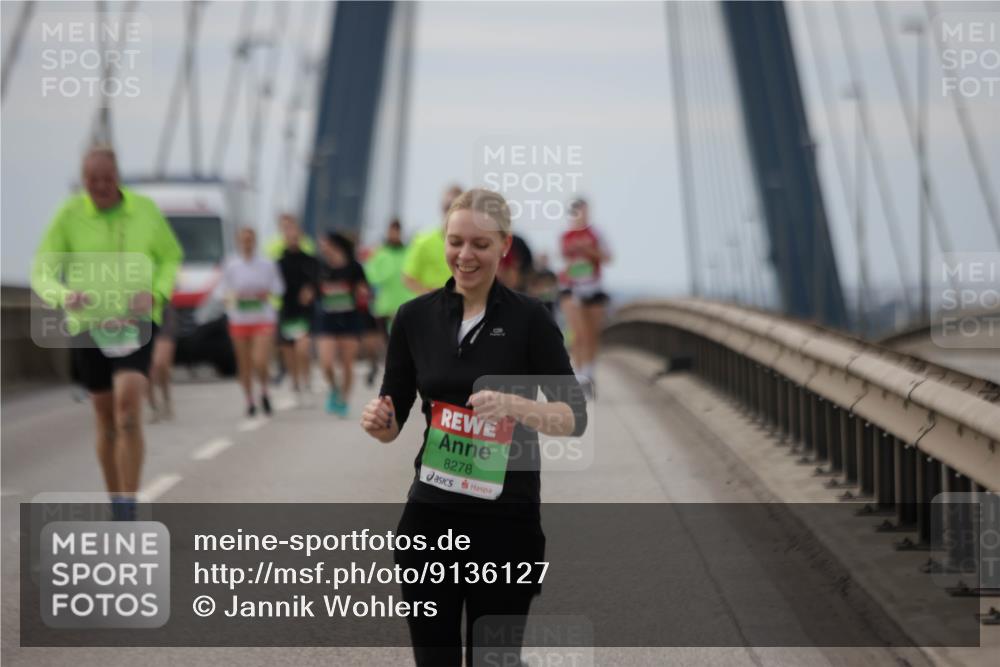 03.10.2025 - Köhlbrandbrückenlauf Jannik Wohlers http://msf.ph/oto/9136127 03.10.2025 16:06:54 Position 1 8278 meine-sportfotos.de