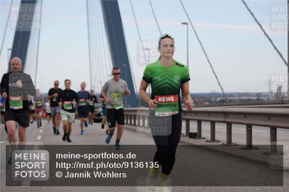 03.10.2025 - Köhlbrandbrückenlauf Jannik Wohlers http://msf.ph/oto/9136135 03.10.2025 15:24:31 Position 1 7455 meine-sportfotos.de