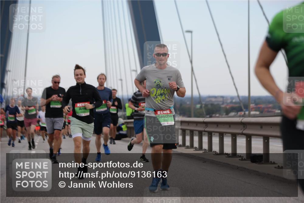 03.10.2025 - Köhlbrandbrückenlauf Jannik Wohlers http://msf.ph/oto/9136163 03.10.2025 15:24:31 Position 1 10, 9489, 7485 meine-sportfotos.de