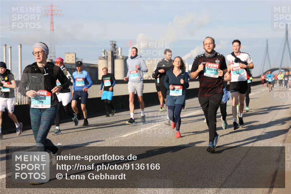 03.10.2025 - Köhlbrandbrückenlauf Lena Gebhardt http://msf.ph/oto/9136166 03.10.2025 09:54:05 Position 2 1844, 1327, 1921, 44 meine-sportfotos.de