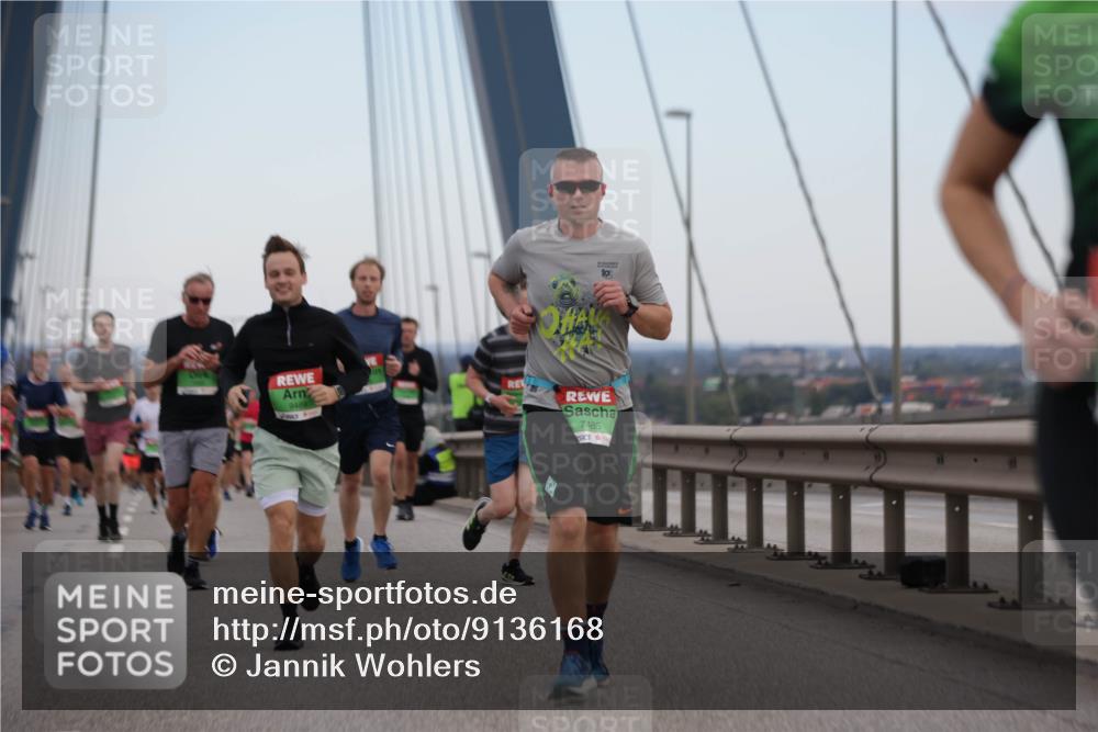 03.10.2025 - Köhlbrandbrückenlauf Jannik Wohlers http://msf.ph/oto/9136168 03.10.2025 15:24:31 Position 1 9489, 19, 7485 meine-sportfotos.de