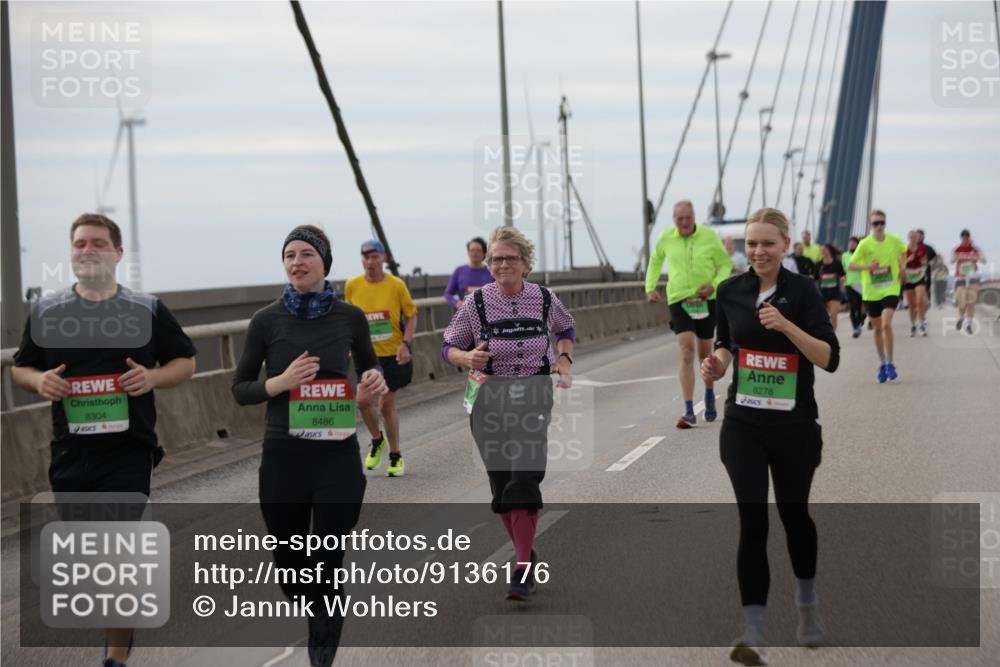 03.10.2025 - Köhlbrandbrückenlauf Jannik Wohlers http://msf.ph/oto/9136176 03.10.2025 16:06:55 Position 1 8304, 8486, 8278 meine-sportfotos.de