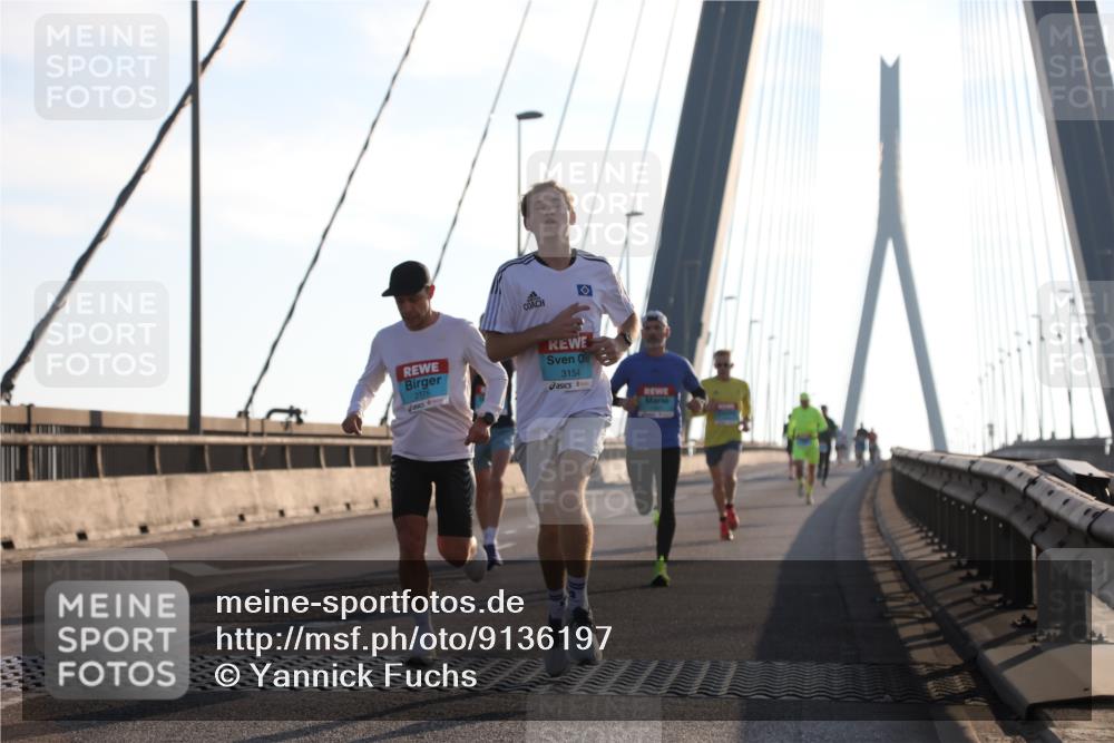 03.10.2025 - Köhlbrandbrückenlauf Yannick Fuchs http://msf.ph/oto/9136197 03.10.2025 08:20:01 Position 2 2176, 3154 meine-sportfotos.de