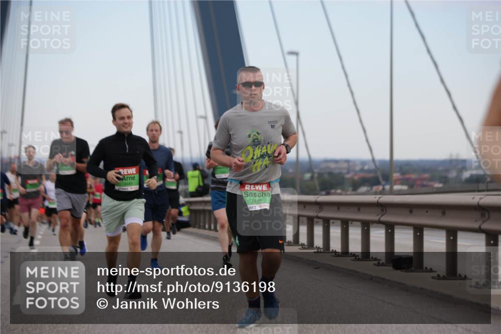 03.10.2025 - Köhlbrandbrückenlauf Jannik Wohlers http://msf.ph/oto/9136198 03.10.2025 15:24:32 Position 1 9489, 7485, 10 meine-sportfotos.de