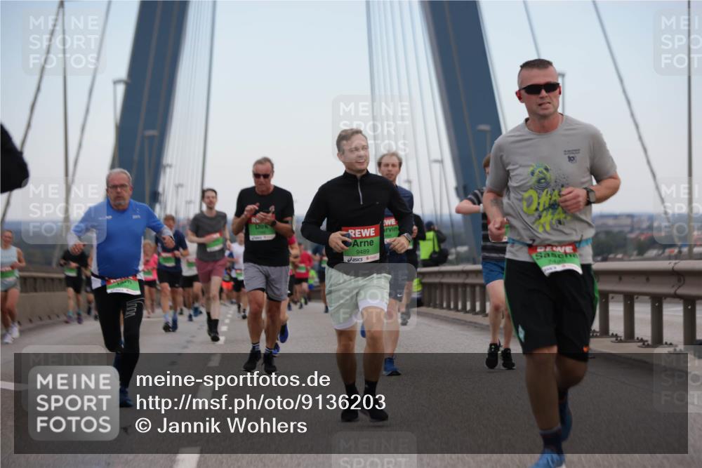 03.10.2025 - Köhlbrandbrückenlauf Jannik Wohlers http://msf.ph/oto/9136203 03.10.2025 15:24:32 Position 1 9489, 7495 meine-sportfotos.de