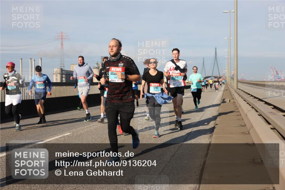 03.10.2025 - Köhlbrandbrückenlauf Lena Gebhardt http://msf.ph/oto/9136204 03.10.2025 09:54:06 Position 2 192, 1331, 44 meine-sportfotos.de